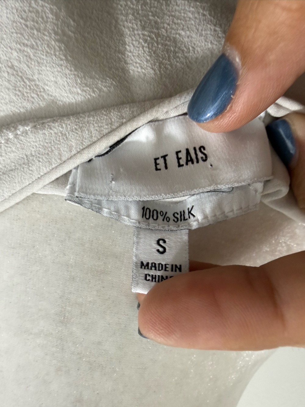 Et Eais 100% Silk Women's Sleeveless V-Neck Camisole Light Gray Size Small EUC - Picture 5 of 5
